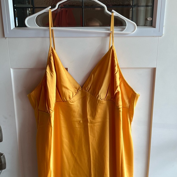 ABERCROMBIE & FITCH nwt Mustard Yellow Ruched Satin Slip Midi Dress - Picture 4 of 7